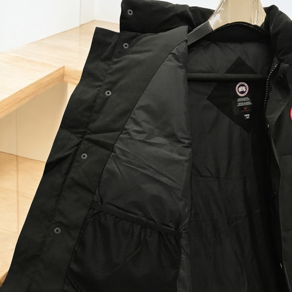 Canada Goose Black Puffer Vest - Picture 4 of 7